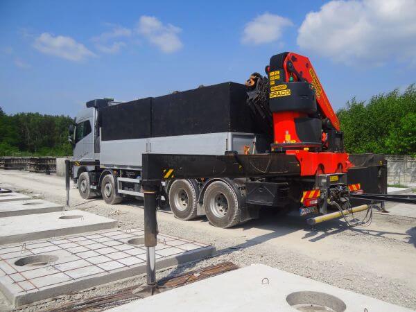 Szamba betonowe Krosno - profesjonalny transport z dostawą i rozładunkiem
